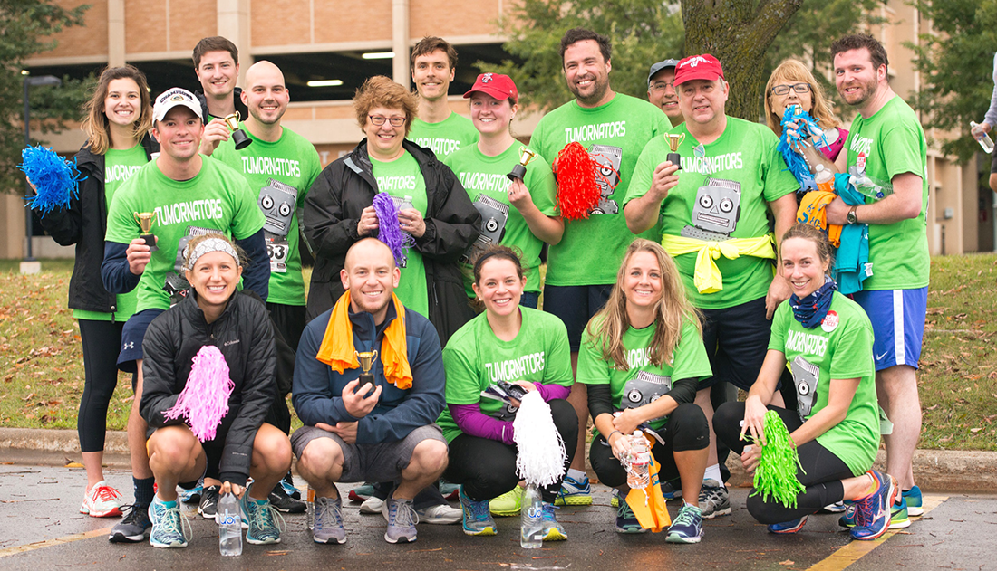 A group of runners at the UW Carbone Race for Research